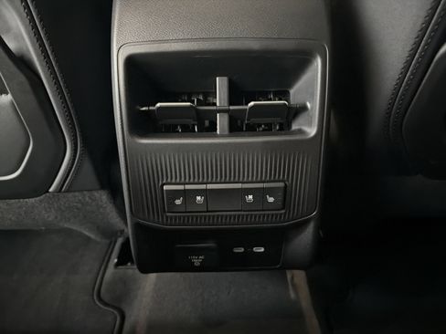 Used 2024 Jeep Wagoneer Launch Edition image 17