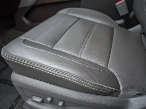 Used 2018 GMC Yukon Denali image 36