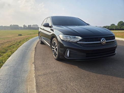 Used 2023 Volkswagen Jetta Sport FWD image 2