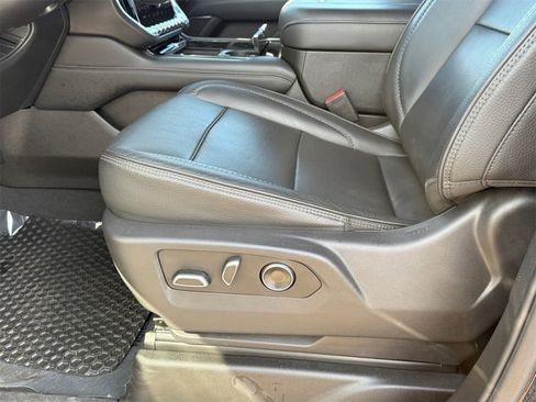 Used 2025 GMC Yukon XL Denali image 11