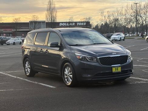 Used 2016 Kia Sedona LX w/ LX Convenience Package image 7