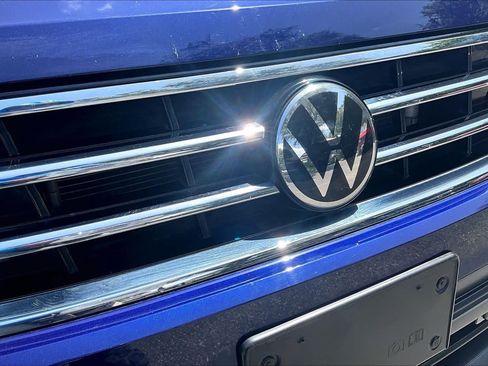 Used 2023 Volkswagen Tiguan SE FWD image 32