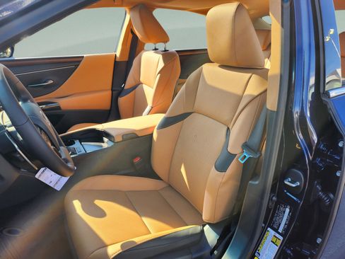 New 2025 Lexus ES 350 w/ Premium Package image 11