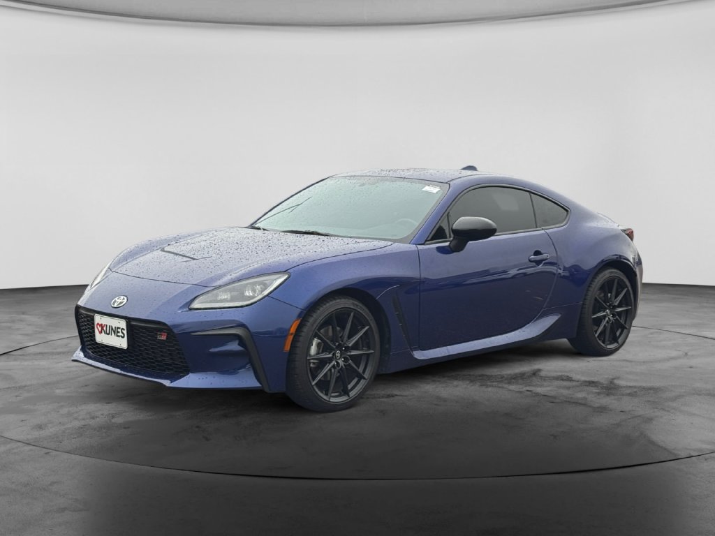Used 2024 Toyota GR86 Premium RWD image 3