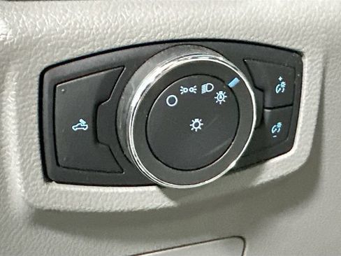 Used 2016 Ford F150 XL w/ Equipment Group 101A Mid RWD image 17