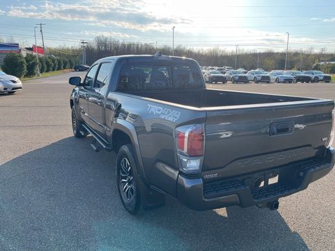 Used 2023 Toyota Tacoma TRD Sport AWD/4WD image 4