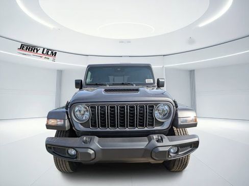 New 2025 Jeep Gladiator Sport image 7
