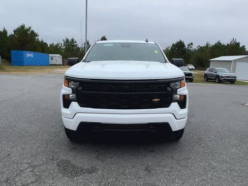 Used 2024 Chevrolet Silverado 1500 Custom image 3