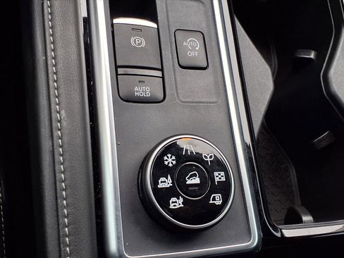 Used 2024 Nissan Pathfinder SL image 22