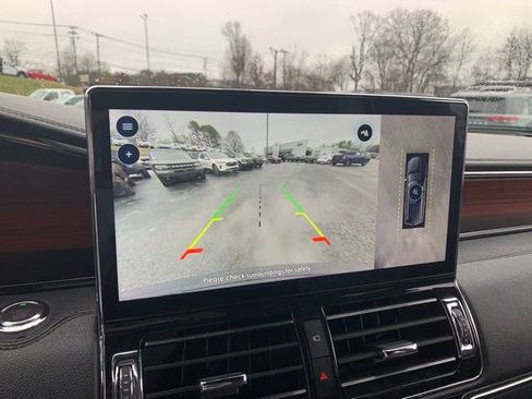 Used 2024 Lincoln Navigator Premiere image 19