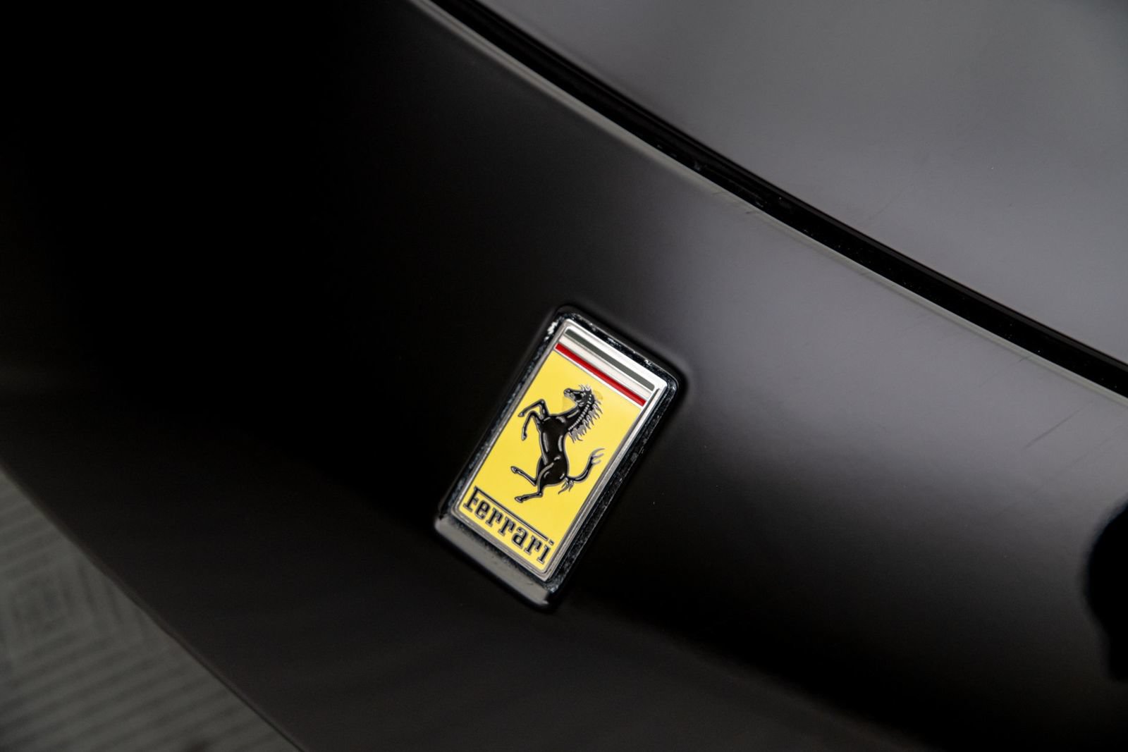 Used 2024 Ferrari Roma Spider RWD image 46