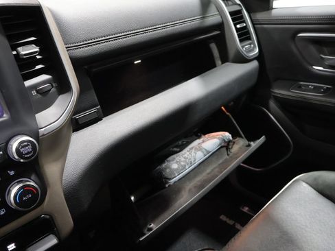 Used 2019 RAM 1500 Laramie AWD/4WD image 29