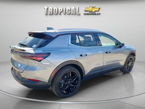 New 2026 Chevrolet Equinox EV LT w/ LPO, Blackout Package FWD image 5