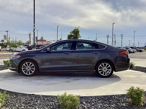 Used 2018 Ford Fusion Energi SE image 8