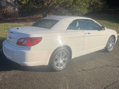 Used 2008 Chrysler Sebring Limited w/ Luxury Group image 9