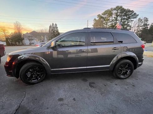 Used 2020 Dodge Journey SE w/ SE Popular Equipment Group image 5