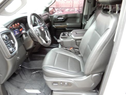 Used 2022 Chevrolet Silverado 1500 LT w/ Leather Package image 9