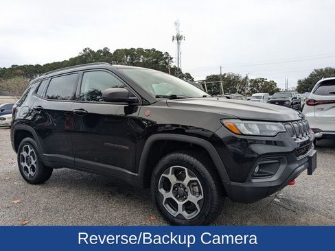 Used 2022 Jeep Compass Trailhawk image 2