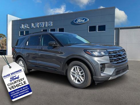 New 2026 Ford Explorer Active w/ Active Comfort Package image 1