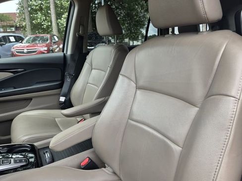Used 2017 Honda Pilot Touring image 17