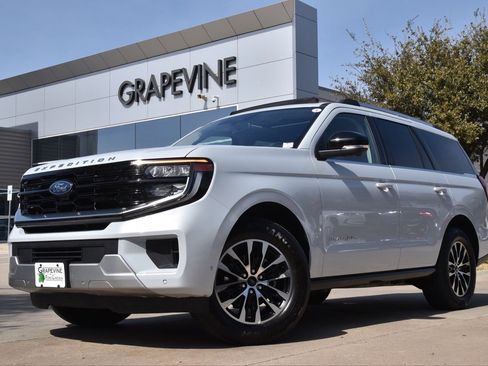 Certified 2025 Ford Expedition Platinum image 2