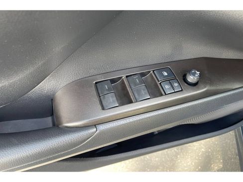 Used 2021 Toyota Camry SE FWD image 12