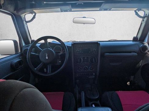 Used 2010 Jeep Wrangler Unlimited Rubicon AWD/4WD image 12