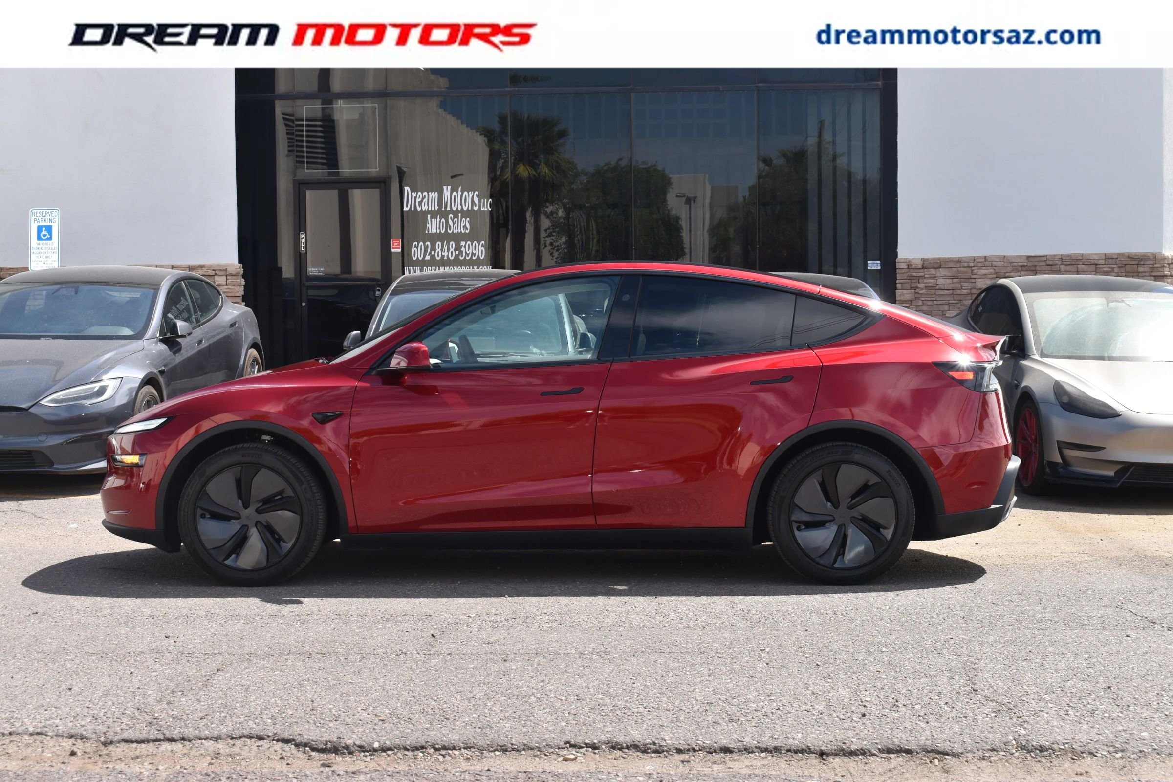 Used 2026 Tesla Model Y Long Range RWD image 1