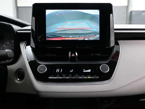 Used 2024 Toyota Corolla LE image 16