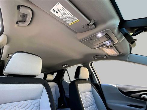 Used 2019 Chevrolet Equinox LT AWD/4WD image 14
