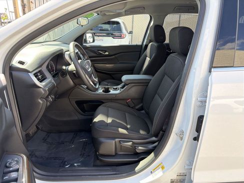 Used 2023 GMC Acadia SLE FWD image 17