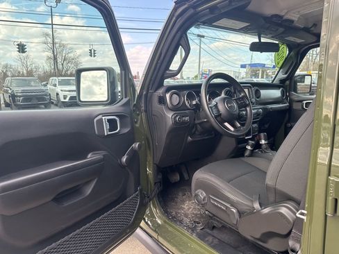 Used 2021 Jeep Wrangler Unlimited Sport AWD/4WD image 18