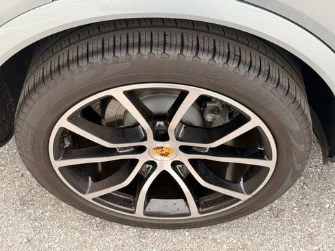 Used 2021 Porsche Cayenne S AWD/4WD image 12