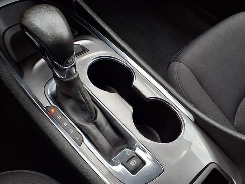 Used 2023 Chevrolet Malibu LT image 16