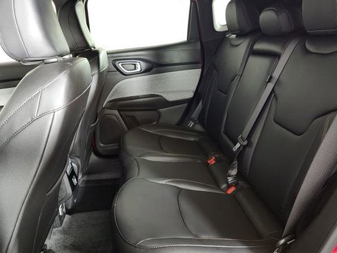 Used 2024 Jeep Compass Latitude image 25