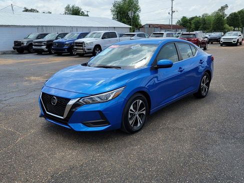 Used 2022 Nissan Sentra SV FWD image 2