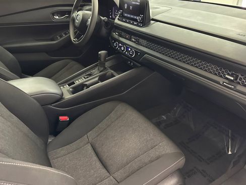 Used 2024 Honda Accord EX image 32