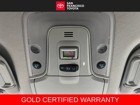 Certified 2022 Toyota Prius LE FWD image 26