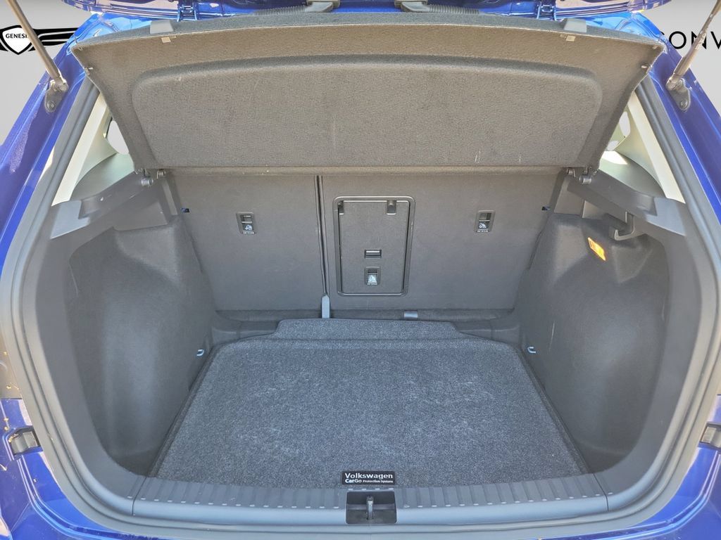 Used 2023 Volkswagen Taos SE FWD image 7