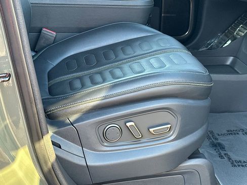 Used 2022 Rivian R1T Launch Edition image 15