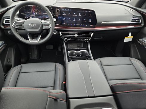 New 2026 Chevrolet Traverse Z71 w/ Driver Confidence Package image 8