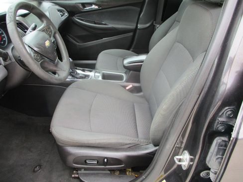 Used 2017 Chevrolet Cruze LT w/ Convenience Package FWD image 14