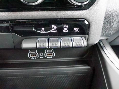 New 2026 RAM 1500 Express image 23