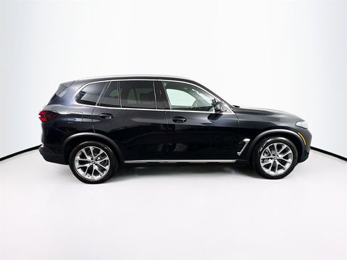 New 2026 BMW X5 xDrive50e w/ Climate Comfort Package image 8