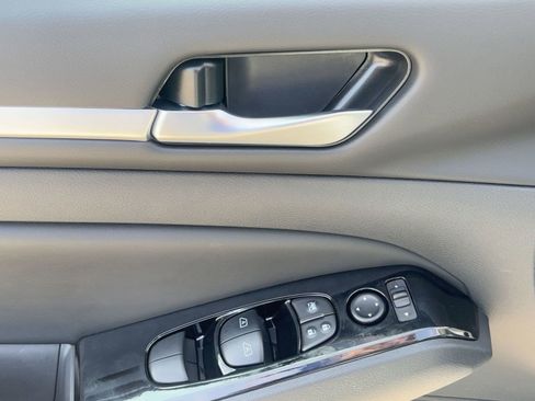 New 2025 Nissan Altima 2.5 SR w/ SR Premium Package image 22