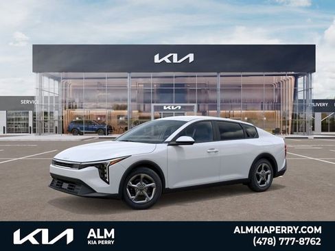 New 2026 Kia K4 LXS image 3