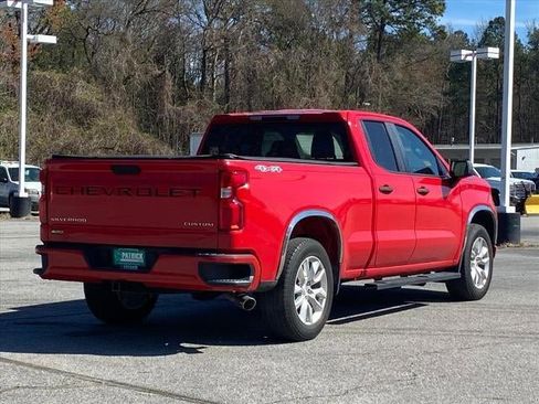 Used 2020 Chevrolet Silverado 1500 Custom w/ Custom Value Package image 3