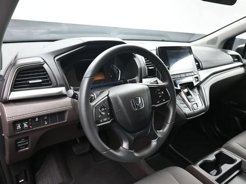 Used 2018 Honda Odyssey EX image 13