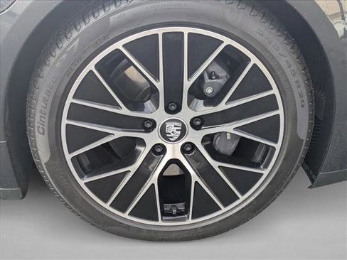 Used 2023 Porsche Taycan image 8