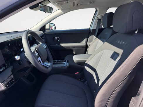 New 2025 Hyundai Ioniq 5 SE image 9